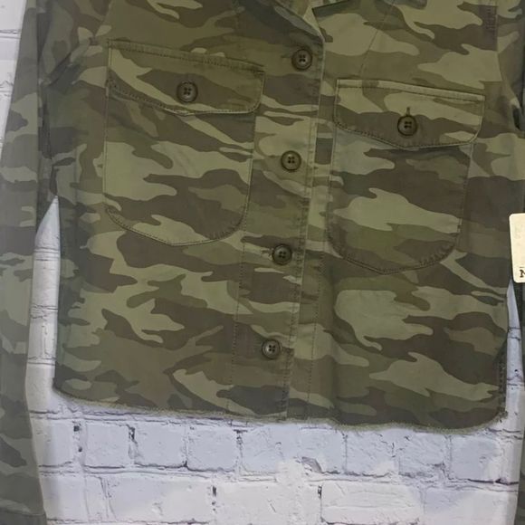 MUDD Junior Women Cropped Camo Button Up Jacket M - Picture 3 of 3